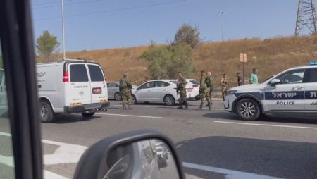 فيديو " مقتل جندي بعملية دهس غربي رام الله واصابة اخرين وارتقاء المنفذ